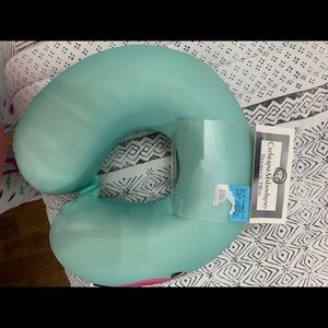 Travel Pillow - BRAND NEW